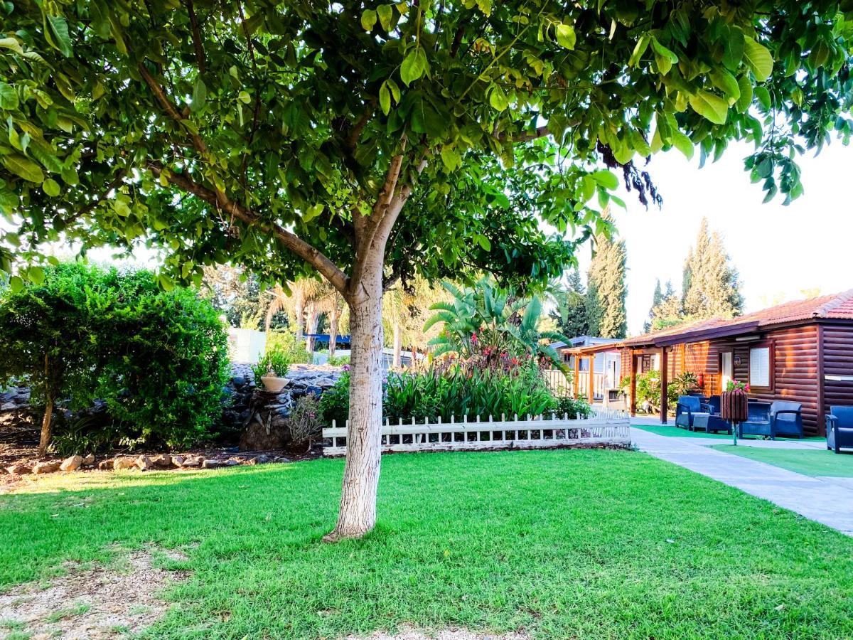 Etzel Tami Hospitality Hotel Neot Golan Buitenkant foto
