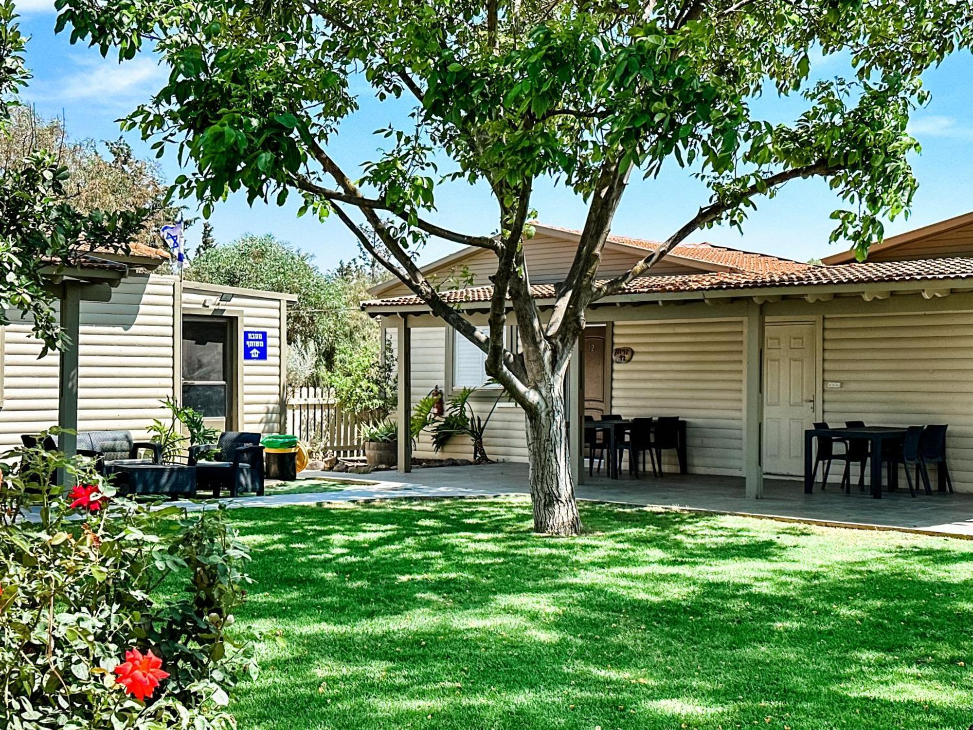 Etzel Tami Hospitality Hotel Neot Golan Buitenkant foto
