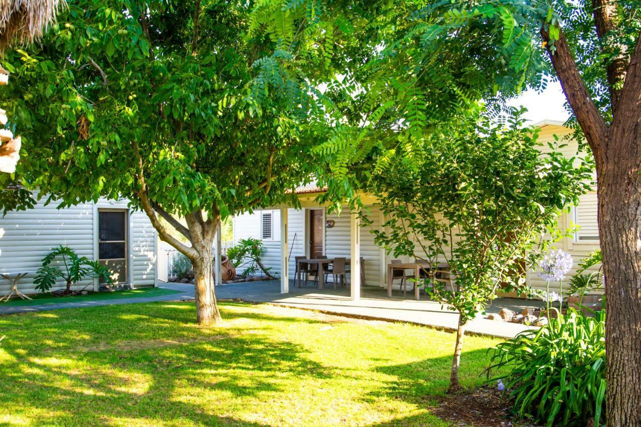 Etzel Tami Hospitality Hotel Neot Golan Buitenkant foto